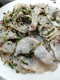 马山游记图片] 半熟的永州鱼片、煎油鱼都非常鲜美，是到马山县必吃的特色菜