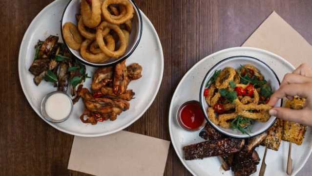 Horse and Jockey Hotel