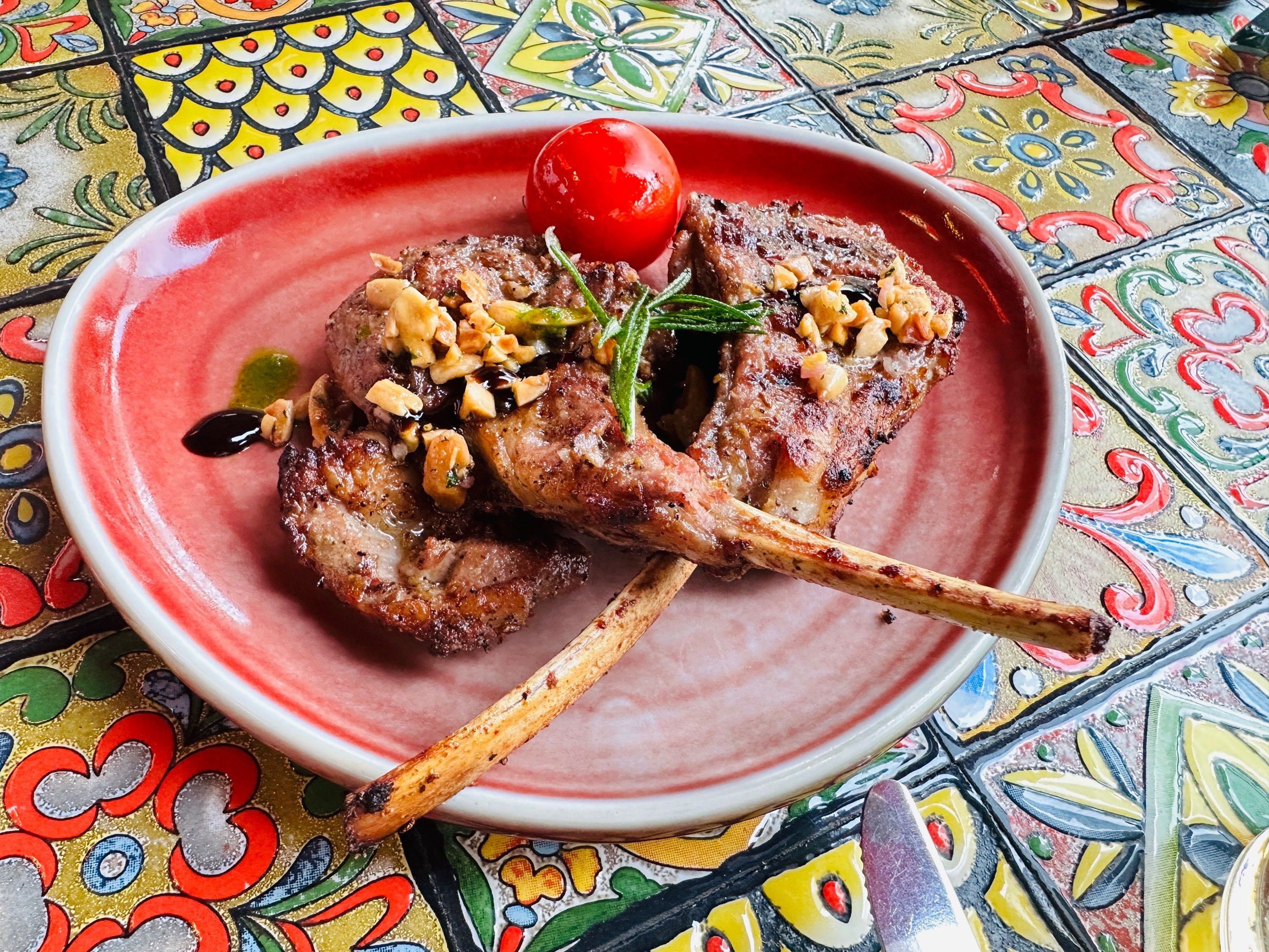 BROWNSTONE布朗石西班牙餐厅酒吧(前滩太古里店)