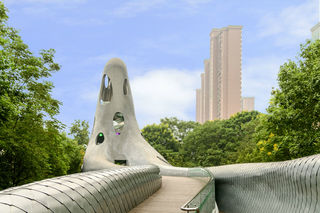 “宇宙银蛇”的苏州河景观步廊