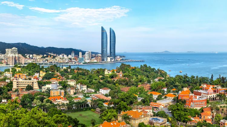 6-Day Xiamen + Wuyi Mountain + Nanjing Tulou + Gulangyu Island