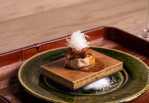 南京苏宁钟山国际高尔夫酒店·くろぎKurogi 黑木