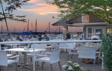 The Lake House Waterfront Grille餐厅图片