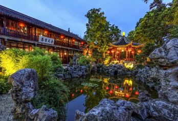 【精品私家团】扬州个园90分钟资深导游人工讲解【[精品小团]精品小团，拼团的价格，私家团的体验！】