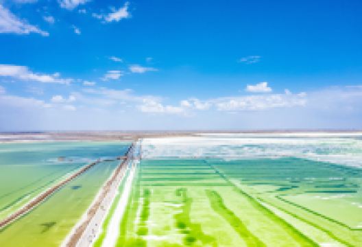 察尔汗盐湖景点图片