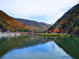 “天府之国”自驾游之五:八十里彩林醉深秋——奶子沟彩林谷
