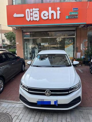 青岛自驾游 在寒冬吹风看海鸥