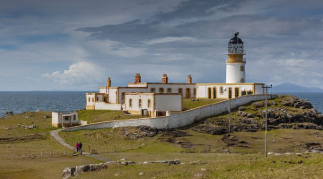 內斯特角燈塔