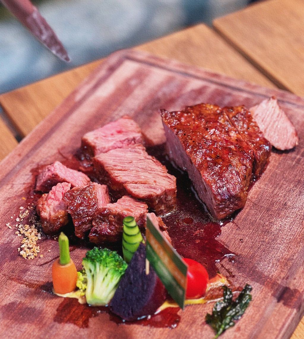 翡翠宫西餐酒廊(聚豪华庭店)