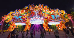 洮南游记图文-赏灯观冰玩雪好去处 就在冰汤圆宇宙景区