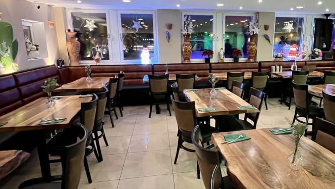 Jalvi Pakistani & Indian Food - Live Pakistani BBQ