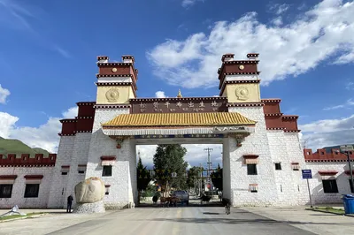 松赞干布出生地