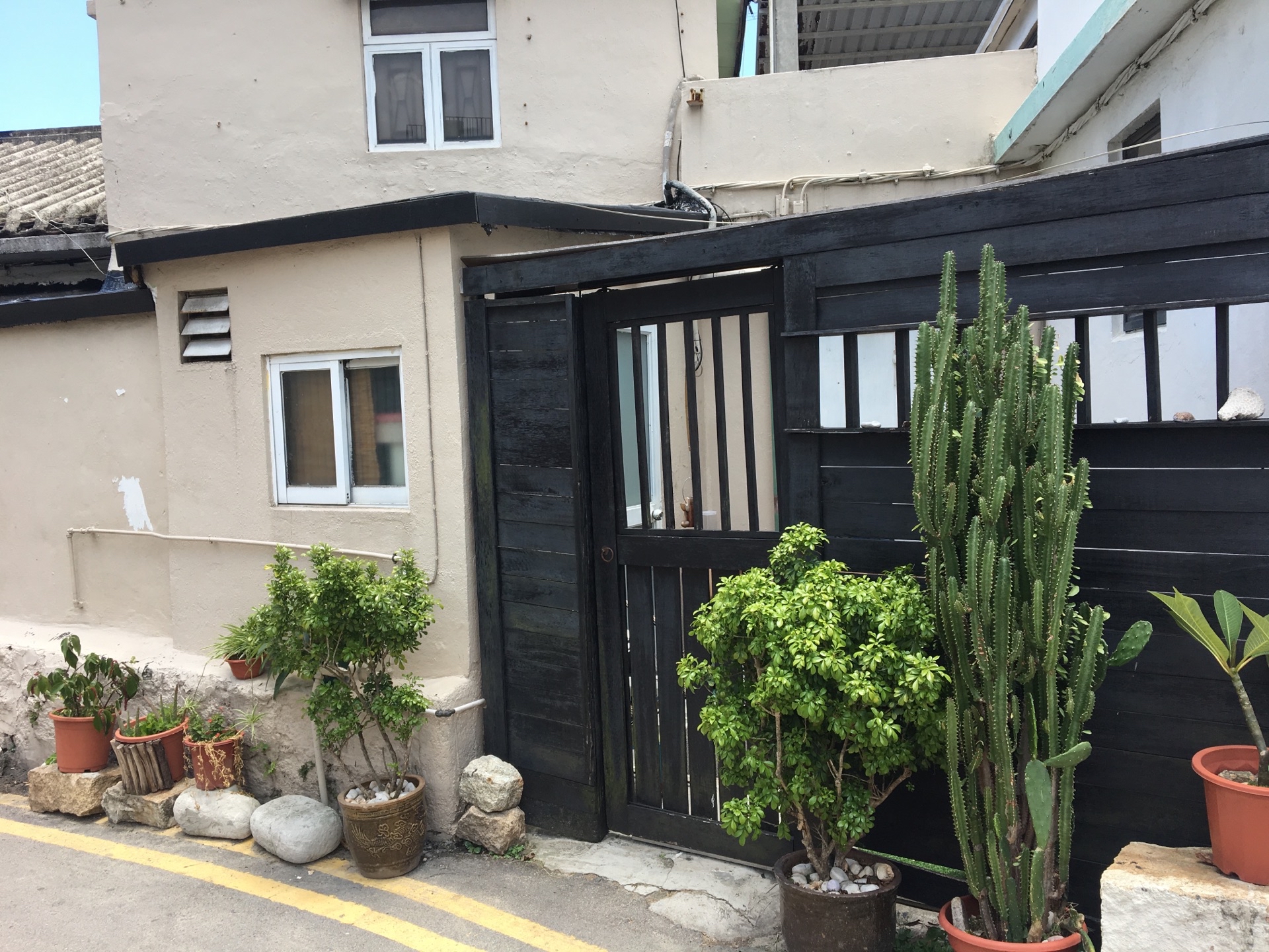 Download Stephen Chow House Pics