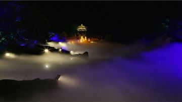 镜泊峡谷