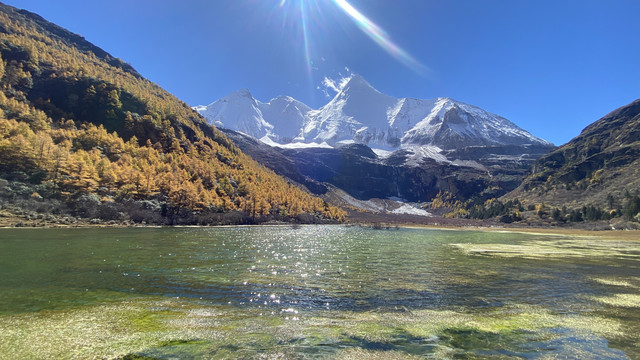 消失的地平线———稻城亚丁