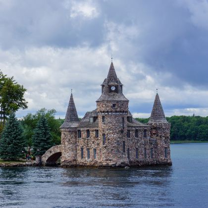 蒙特利尔+魁北克城+渥太华+尼亚加拉地区5日4晚跟团游