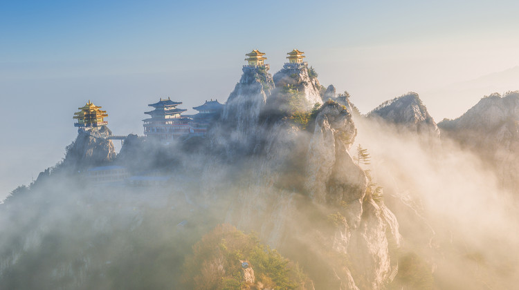 老君山景區(qū)+云臺(tái)山風(fēng)景名勝區(qū)+龍門(mén)石窟+少林寺+開(kāi)封+郭亮掛壁公路+紅旗渠+太行大峽谷景區(qū)+殷墟8日7晚私家團(tuán)