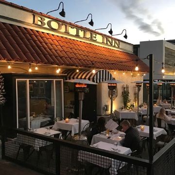 The Bottle Inn Hermosa餐厅图片