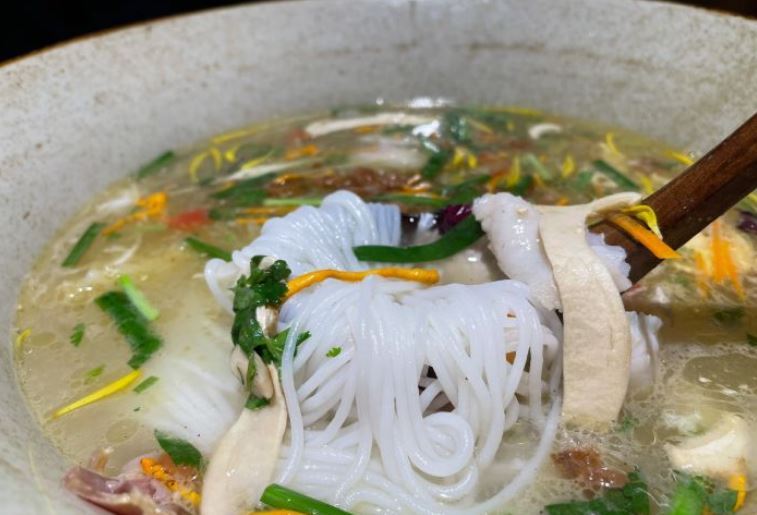 芸南道·过桥米线(新亚洲体育城店)