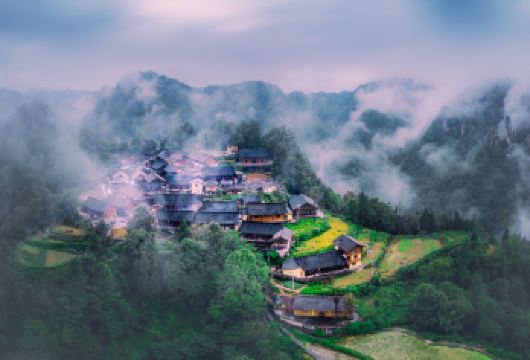 凤凰古城+十八洞村+乾州古城一日游【私家游不夜城/原始苗寨】【探秘湘西神秘秘境.网红打卡地】