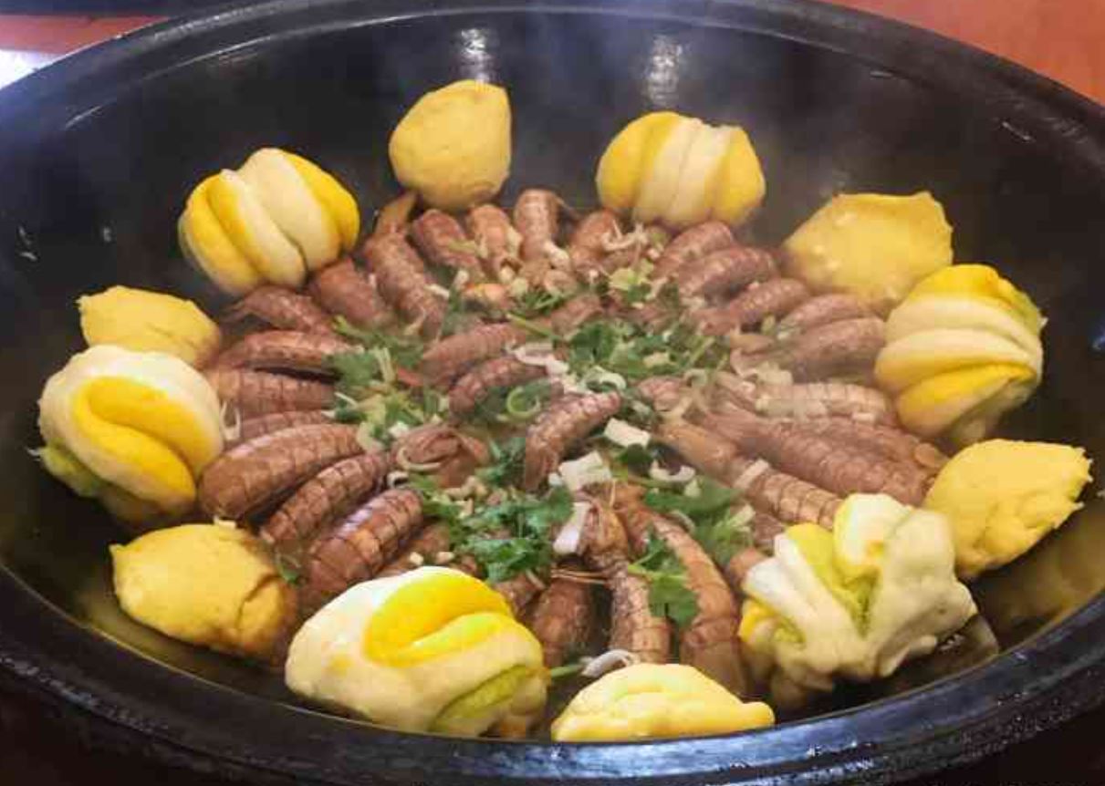 万里闯关东铁锅炖菜馆(吉林大路店)餐厅图片