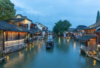 乌镇东栅+南浔古镇一日游【杭州市区内免费接  水乡夜景】【匠心打造纯玩之旅，承诺无购物无强制消费，指定范围内接驳】