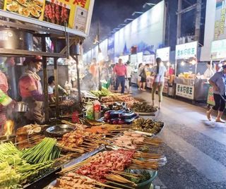 住在南宁TOP.1的美食街旁边有多幸福,来了你就知道