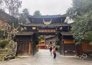 2021年最新2天1晚情侣穷游黔东南西江千户苗寨旅游攻略，更新一下下哦