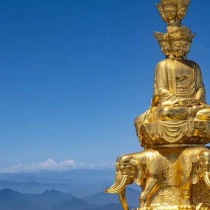 成都+峨眉山+乐山大佛+九寨沟风景区+黄龙风景名胜区5日4晚私家团