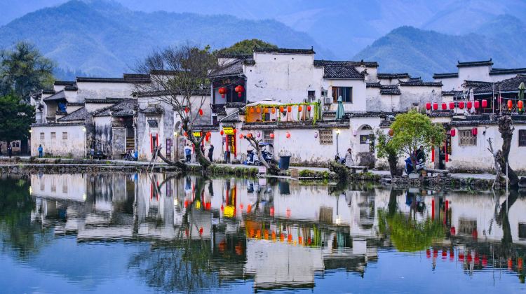 4-Day Huangshan Scenic Area + Hongcun Village + Xidi + Wuyuan Huangling