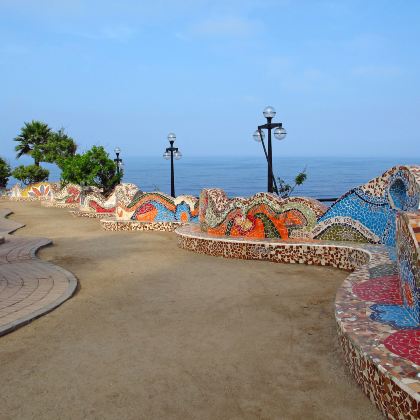 主教座堂+武器广场+圣马丁广场+爱情公园+普克亚纳遗址