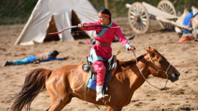 红格尔敖包旅游景区