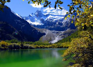 四川旅游：香格里拉之魂稻城亚丁一日行（图）