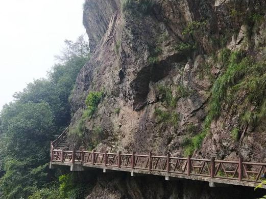 松瀑山风景区