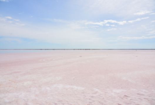 蒂勒尔湖景点图片