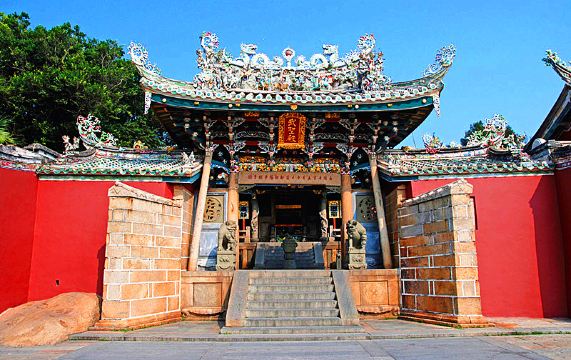 东山风动石景区