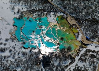 一眼千年，留恋于松潘黄龙的景色之中