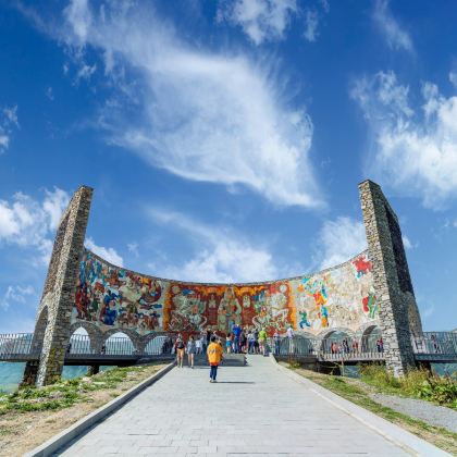 格鲁吉亚第比利斯卡兹别克山+圣三一教堂阿娜努日要塞+包车日游