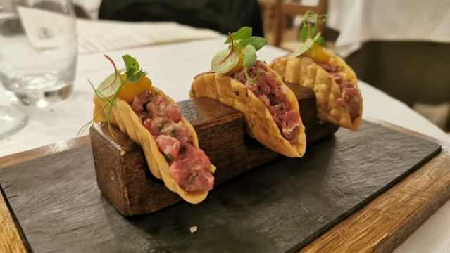 TIPICO: cucina, pizza e trebbiano spoletino