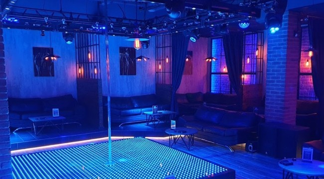 Striptiz-Klub Yestestvoznaniye