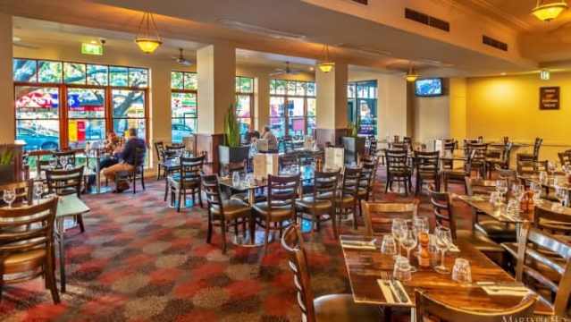 Hamilton Hotel餐厅图片