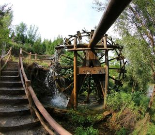 大自然的鬼斧神工—天然地下画廊