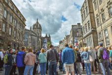 皇家英里大道-爱丁堡-翱翔的大鲨鱼