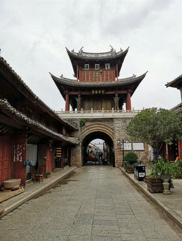 巍山古城烟雨行