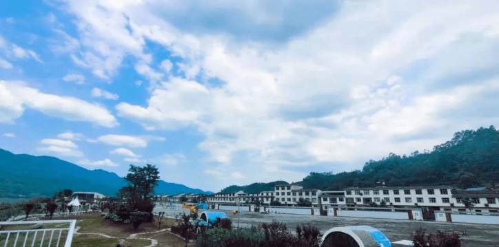 铜河银滩