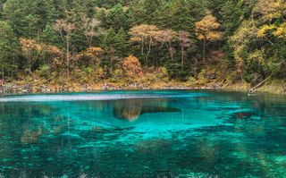 初夏去看山,与神奇九寨3天2晚浪漫之约