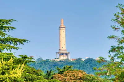 白玉山塔