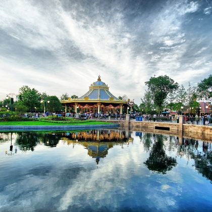 上海迪士尼度假区+东方明珠+苏州拙政园+西栅夜游6日5晚跟团游