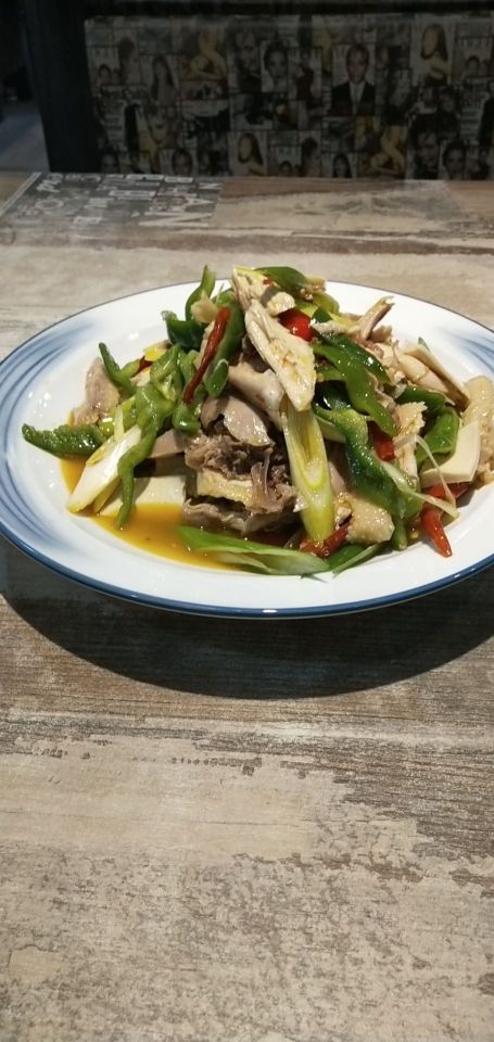 张大师鸭爪爪特色干锅火锅(呼图壁店)