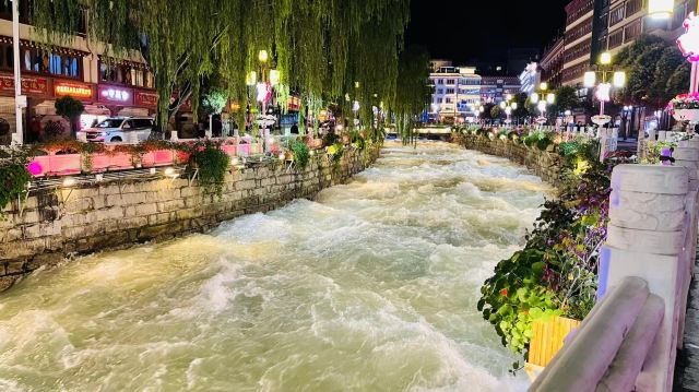 康定情歌广场旅行图片 1